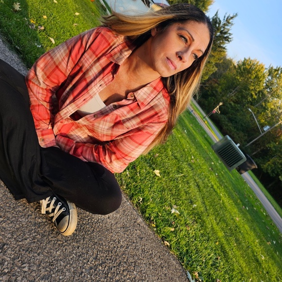 Meet your Posher, Rachel - Picture 1 of 2